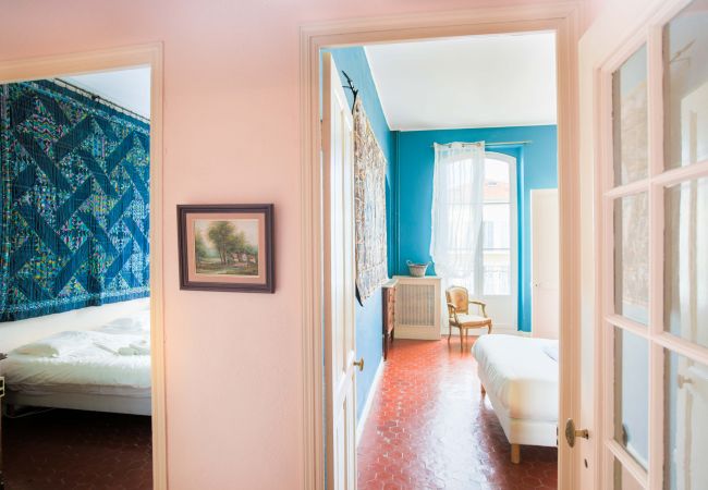 Apartment in Nice - NICE ETOILE, Large calm, bright apartment, with AC, close to the center by RIVIERA HOLIDAY HOMES Apartment in Nice - NICE ETOILE, Large calm, bright apartment, with AC, close to the center by RIVIERA HOLIDAY HOMES