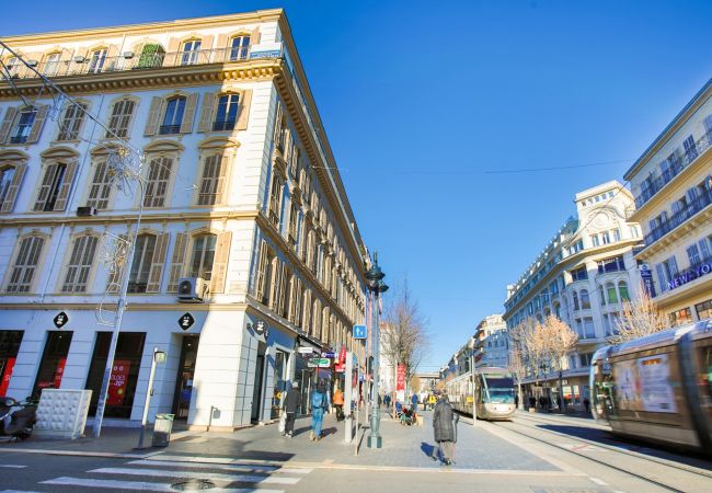 Apartment in Nice - NICE ETOILE, Large calm, bright apartment, with AC, close to the center by RIVIERA HOLIDAY HOMES Apartment in Nice - NICE ETOILE, Large calm, bright apartment, with AC, close to the center by RIVIERA HOLIDAY HOMES