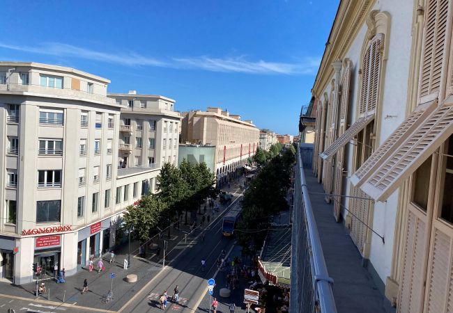 Apartment in Nice - NICE ETOILE, Large calm, bright apartment, with AC, close to the center by RIVIERA HOLIDAY HOMES Apartment in Nice - NICE ETOILE, Large calm, bright apartment, with AC, close to the center by RIVIERA HOLIDAY HOMES