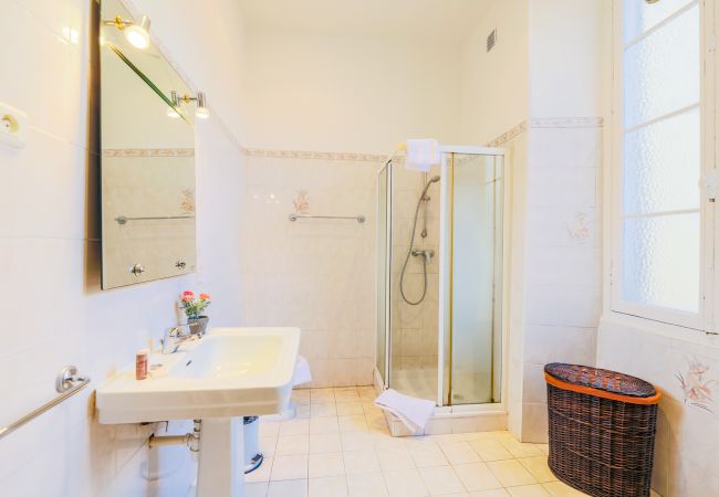 Apartment in Nice - Appartement Via Italia with terrace in the city center by Riviera Holiday Homes Apartment in Nice - Appartement Via Italia with terrace in the city center by Riviera Holiday Homes