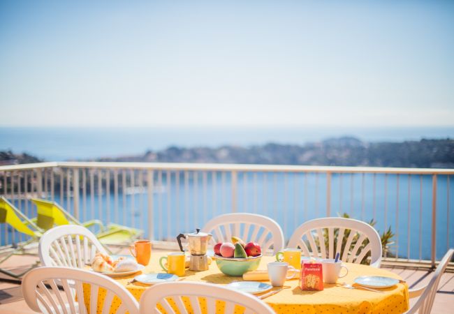 Apartment in Villefranche-sur-Mer - LE CALIFORNIA, Magnificent apartment, terrace with swimming pool, sea view by RIVIERA HOLIDAY HOMES Apartment in Villefranche-sur-Mer - LE CALIFORNIA, Magnificent apartment, terrace with swimming pool, sea view by RIVIERA HOLIDAY HOMES