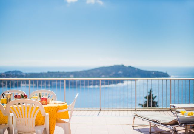 Apartment in Villefranche-sur-Mer - LE CALIFORNIA, Magnificent apartment, terrace with swimming pool, sea view by RIVIERA HOLIDAY HOMES Apartment in Villefranche-sur-Mer - LE CALIFORNIA, Magnificent apartment, terrace with swimming pool, sea view by RIVIERA HOLIDAY HOMES
