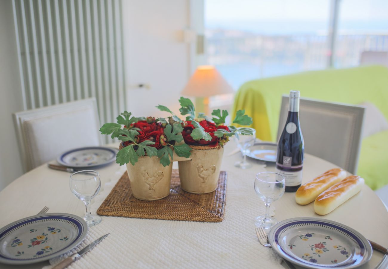 Apartment in Villefranche-sur-Mer - LE CALIFORNIA, Magnificent apartment, terrace with swimming pool, sea view by RIVIERA HOLIDAY HOMES