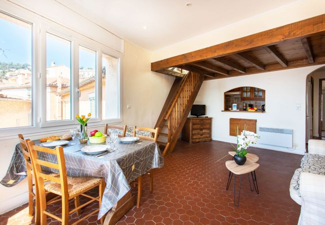 Studio in Villefranche-sur-Mer - LE BELVEDERE, Very nice apartment with its terrace, sea view by RIVIERA HOLIDAY HOMES Studio in Villefranche-sur-Mer - LE BELVEDERE, Very nice apartment with its terrace, sea view by RIVIERA HOLIDAY HOMES