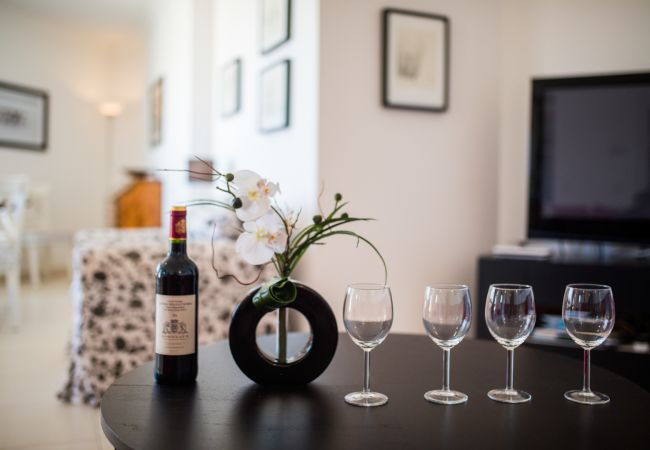 Apartment in Juan-les-Pins - JUAN FLORE, Residence with garden, near beach and sea view by RIVIERA HOLIDAY HOMES Apartment in Juan-les-Pins - JUAN FLORE, Residence with garden, near beach and sea view by RIVIERA HOLIDAY HOMES