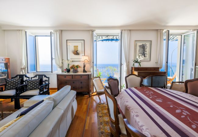 Apartment in Nice - AU BEAU RIVAGE, Seaside with terrace by RIVIERA HOLIDAY HOMES Apartment in Nice - AU BEAU RIVAGE, Seaside with terrace by RIVIERA HOLIDAY HOMES