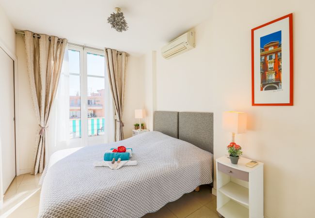 Apartment in Nice - VILLA DUBOUCHAGE, Near the center by RIVIERA HOLIDAY HOMES Apartment in Nice - VILLA DUBOUCHAGE, Near the center by RIVIERA HOLIDAY HOMES