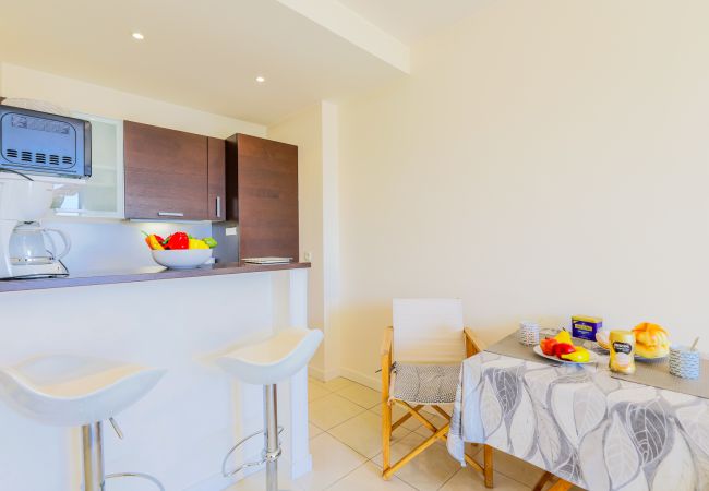 Apartment in Nice - VILLA DUBOUCHAGE, Near the center by RIVIERA HOLIDAY HOMES Apartment in Nice - VILLA DUBOUCHAGE, Near the center by RIVIERA HOLIDAY HOMES