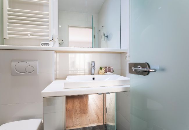 Apartment in Nice - LE JOFFRE GRIMALDI, Spacious Apartment, with terrace, near center by RIVIERA HOLIDAY HOMES Apartment in Nice - LE JOFFRE GRIMALDI, Spacious Apartment, with terrace, near center by RIVIERA HOLIDAY HOMES