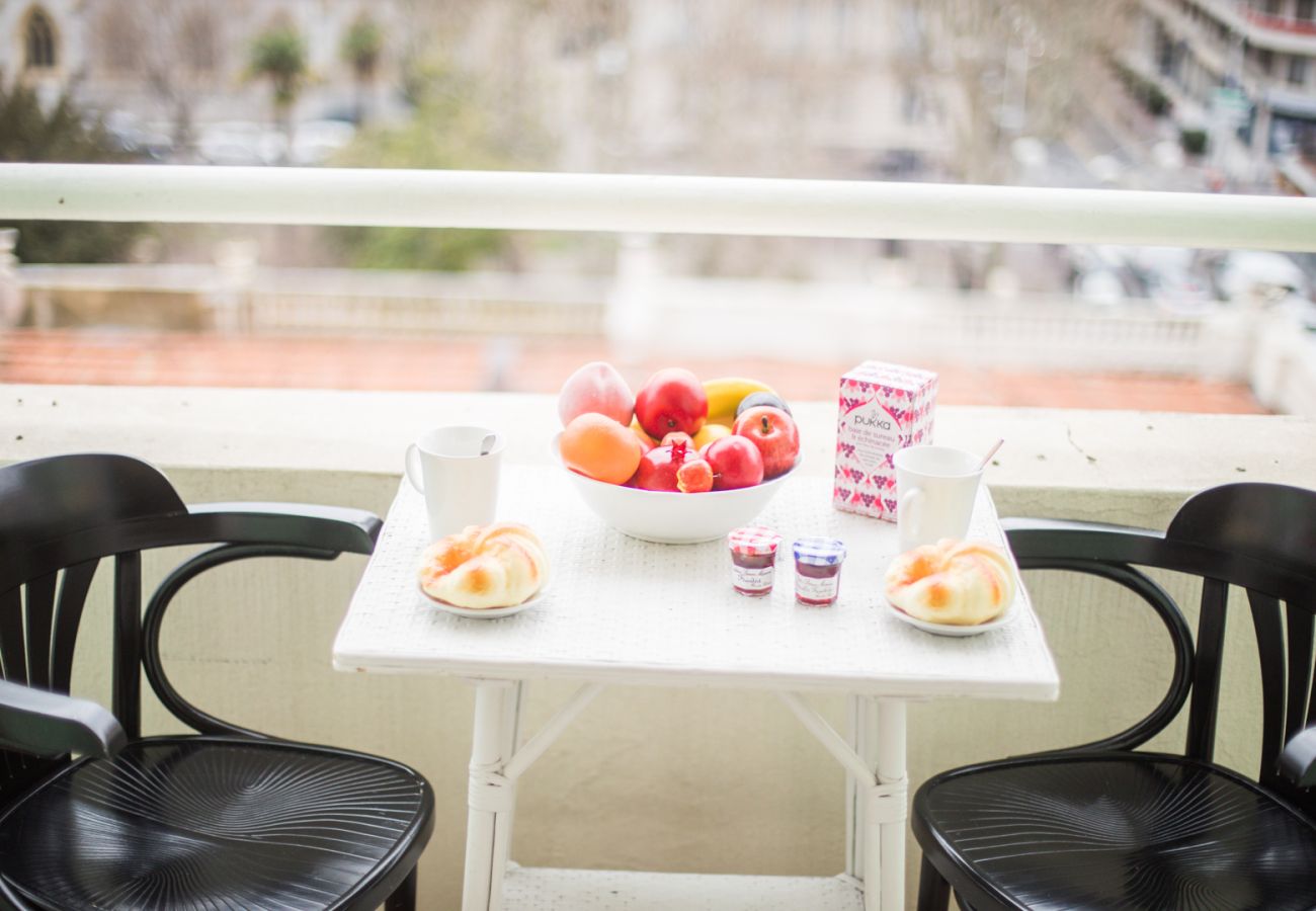 Equipped balcony