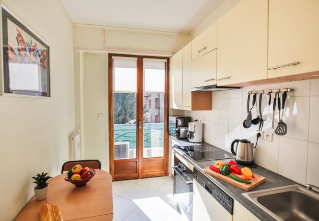 Apartment in Nice - LE FRANCE-MASSENET, Contemporary apartment with terrace by RIVIERA HOLIDAY HOMES Apartment in Nice - LE FRANCE-MASSENET, Contemporary apartment with terrace by RIVIERA HOLIDAY HOMES