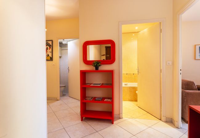 Apartment in Nice - LE FRANCE-MASSENET, Contemporary apartment with terrace by RIVIERA HOLIDAY HOMES Apartment in Nice - LE FRANCE-MASSENET, Contemporary apartment with terrace by RIVIERA HOLIDAY HOMES