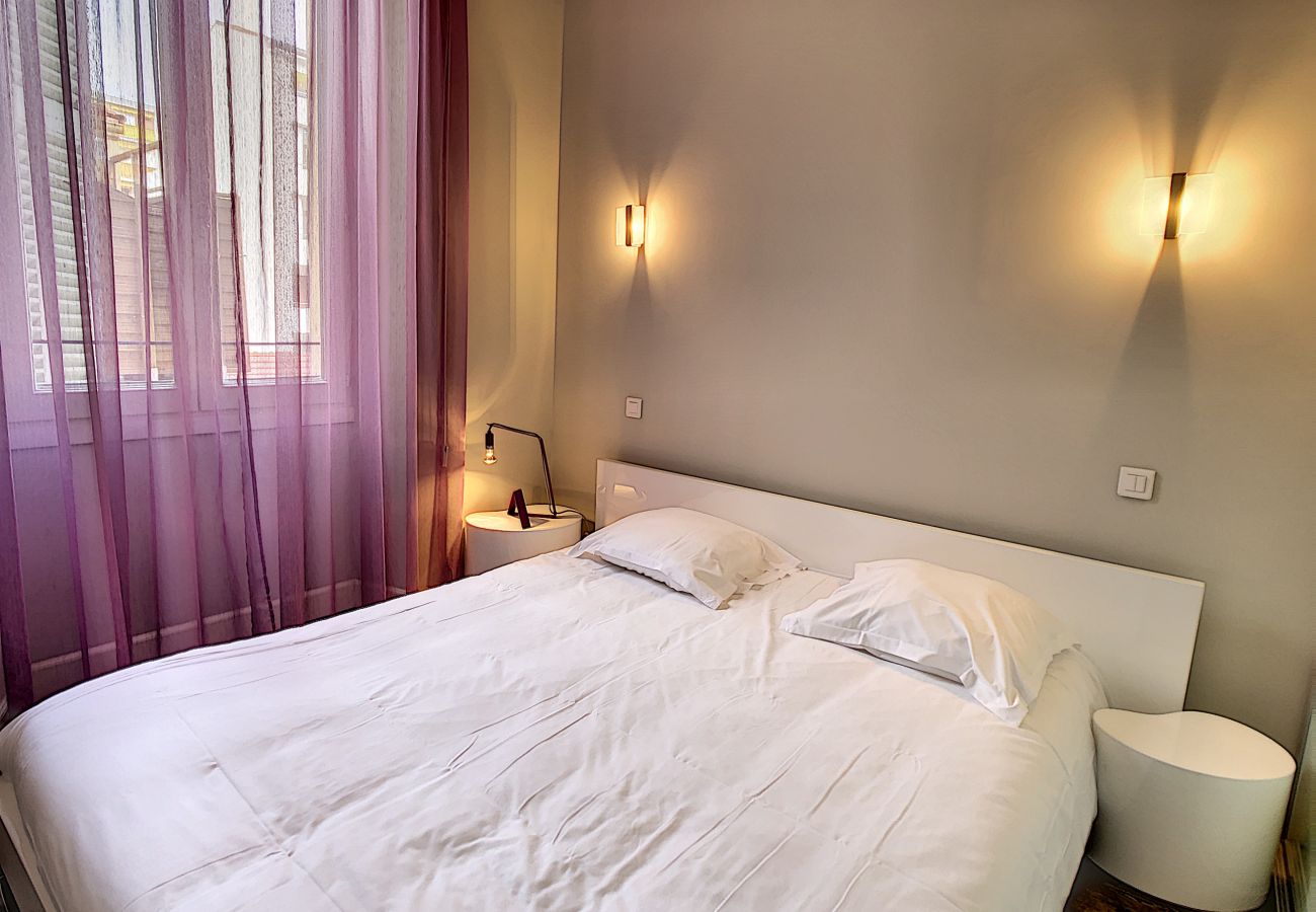 Apartment in Cannes - 2 Bedromm apartment rue d'Antibes CIR3374