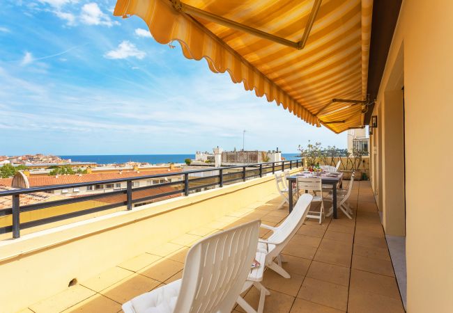 Apartment in Antibes - VIEIL ANTIBES VISTA, Beautiful Apartment, sea view terrace by RIVIERA HOLIDAY HOMES
