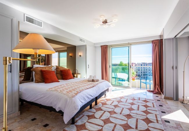 Apartment in Nice - PLAZA TERRACE, Magnificent apartment with terrace, sea view  Apartment in Nice - PLAZA TERRACE, Magnificent apartment with terrace, sea view