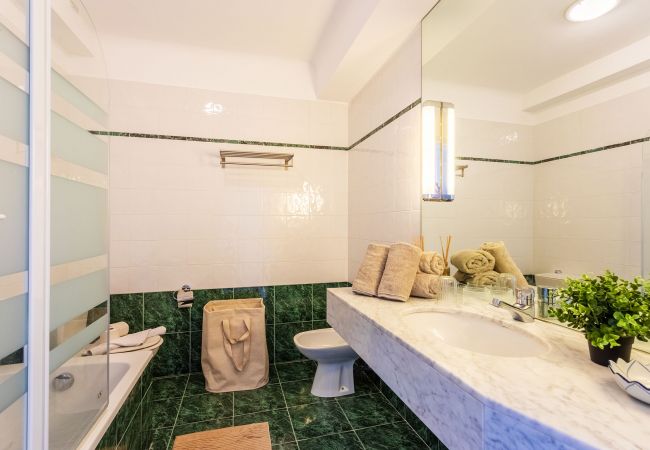 Apartment in Nice - PLAZA TERRACE, Magnificent apartment with terrace, sea view  Apartment in Nice - PLAZA TERRACE, Magnificent apartment with terrace, sea view