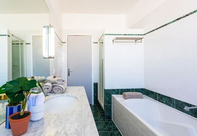 Apartment in Nice - PLAZA TERRACE, Magnificent apartment with terrace, sea view  Apartment in Nice - PLAZA TERRACE, Magnificent apartment with terrace, sea view