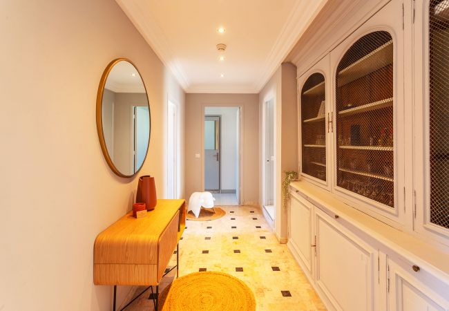 Apartment in Nice - PLAZA TERRACE, Magnificent apartment with terrace, sea view  Apartment in Nice - PLAZA TERRACE, Magnificent apartment with terrace, sea view