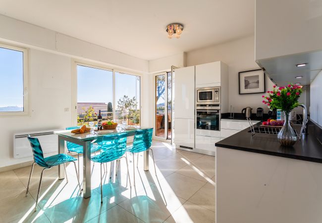 Apartment in Villefranche-sur-Mer - VILLA HENRIETTA, Pleasant villa, large terrace with sea view by RIVIERA HOLIDAY HOMES Apartment in Villefranche-sur-Mer - VILLA HENRIETTA, Pleasant villa, large terrace with sea view by RIVIERA HOLIDAY HOMES