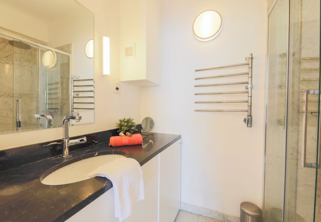 Apartment in Nice - LE PALACE, Beautiful apartment with terrace, near center by RIVIERA HOLIDAY HOMES Apartment in Nice - LE PALACE, Beautiful apartment with terrace, near center by RIVIERA HOLIDAY HOMES