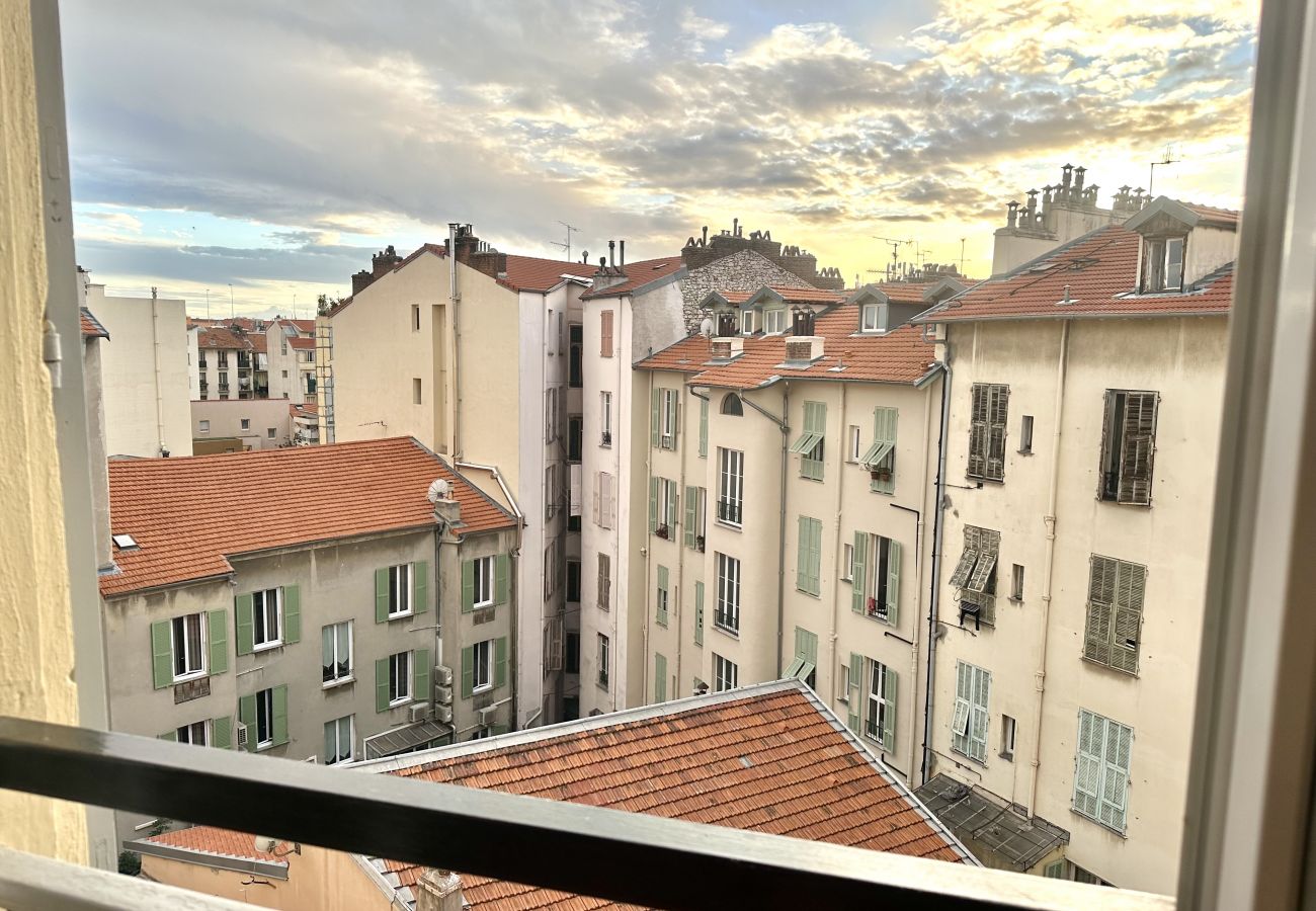 Apartment in Nice - LIBERATION, Very bright apartment, close to the center by RIVIERA HOLIDAY HOMES