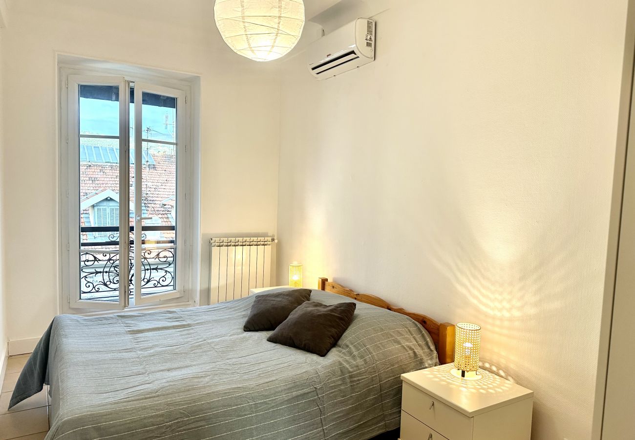 Apartment in Nice - LIBERATION, Very bright apartment, close to the center by RIVIERA HOLIDAY HOMES