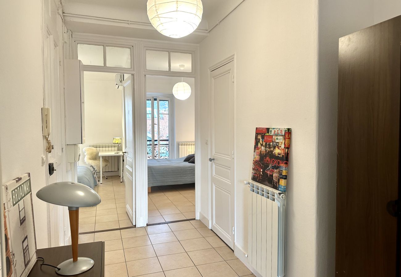 Apartment in Nice - LIBERATION, Very bright apartment, close to the center by RIVIERA HOLIDAY HOMES