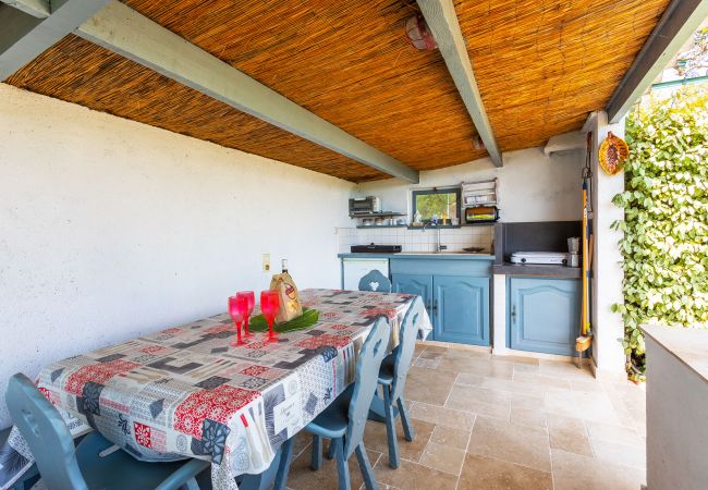 Villa in Berre-les-Alpes - VILLA ROCHE GRISE, Beautiful Villa, calm, garden and swimming pool by RIVIERA HOLIDAY HOMES Villa in Berre-les-Alpes - VILLA ROCHE GRISE, Beautiful Villa, calm, garden and swimming pool by RIVIERA HOLIDAY HOMES