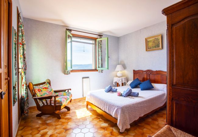 Villa in Berre-les-Alpes - VILLA ROCHE GRISE, Beautiful Villa, calm, garden and swimming pool by RIVIERA HOLIDAY HOMES Villa in Berre-les-Alpes - VILLA ROCHE GRISE, Beautiful Villa, calm, garden and swimming pool by RIVIERA HOLIDAY HOMES