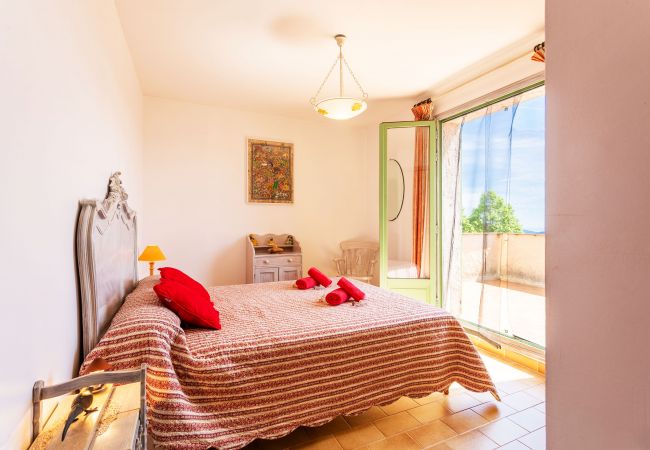 Villa in Berre-les-Alpes - VILLA ROCHE GRISE, Beautiful Villa, calm, garden and swimming pool by RIVIERA HOLIDAY HOMES Villa in Berre-les-Alpes - VILLA ROCHE GRISE, Beautiful Villa, calm, garden and swimming pool by RIVIERA HOLIDAY HOMES