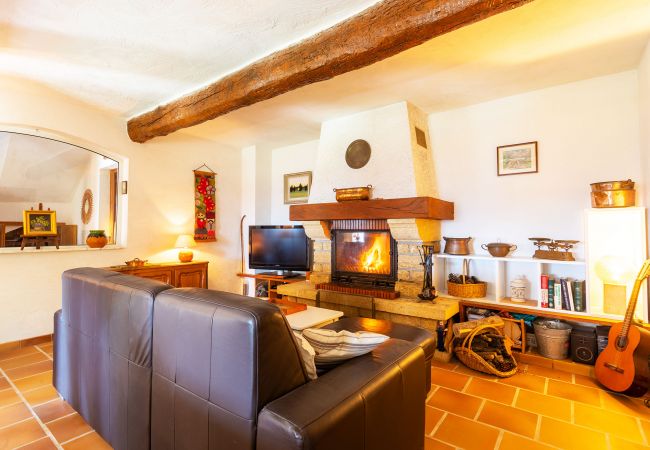 Villa in Berre-les-Alpes - VILLA ROCHE GRISE, Beautiful Villa, calm, garden and swimming pool by RIVIERA HOLIDAY HOMES Villa in Berre-les-Alpes - VILLA ROCHE GRISE, Beautiful Villa, calm, garden and swimming pool by RIVIERA HOLIDAY HOMES