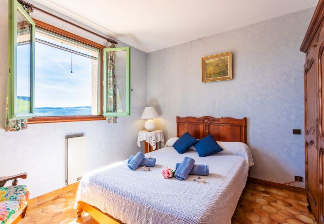 Villa in Berre-les-Alpes - VILLA ROCHE GRISE, Beautiful Villa, calm, garden and swimming pool by RIVIERA HOLIDAY HOMES Villa in Berre-les-Alpes - VILLA ROCHE GRISE, Beautiful Villa, calm, garden and swimming pool by RIVIERA HOLIDAY HOMES