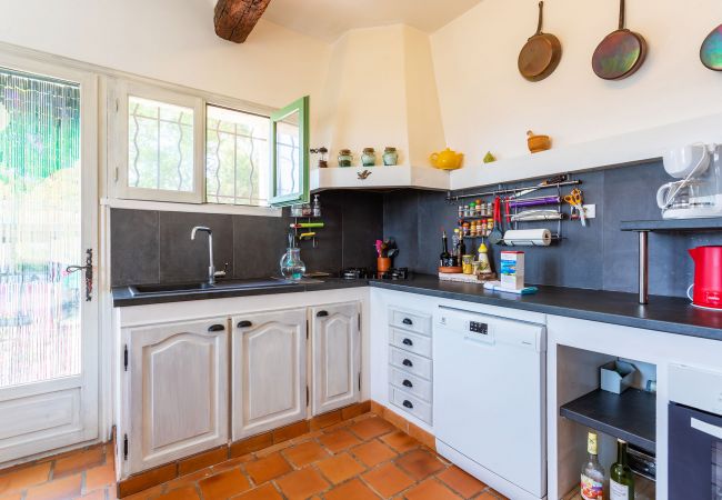 Villa in Berre-les-Alpes - VILLA ROCHE GRISE, Beautiful Villa, calm, garden and swimming pool by RIVIERA HOLIDAY HOMES Villa in Berre-les-Alpes - VILLA ROCHE GRISE, Beautiful Villa, calm, garden and swimming pool by RIVIERA HOLIDAY HOMES