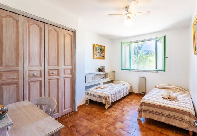 Villa in Berre-les-Alpes - VILLA ROCHE GRISE, Beautiful Villa, calm, garden and swimming pool by RIVIERA HOLIDAY HOMES Villa in Berre-les-Alpes - VILLA ROCHE GRISE, Beautiful Villa, calm, garden and swimming pool by RIVIERA HOLIDAY HOMES