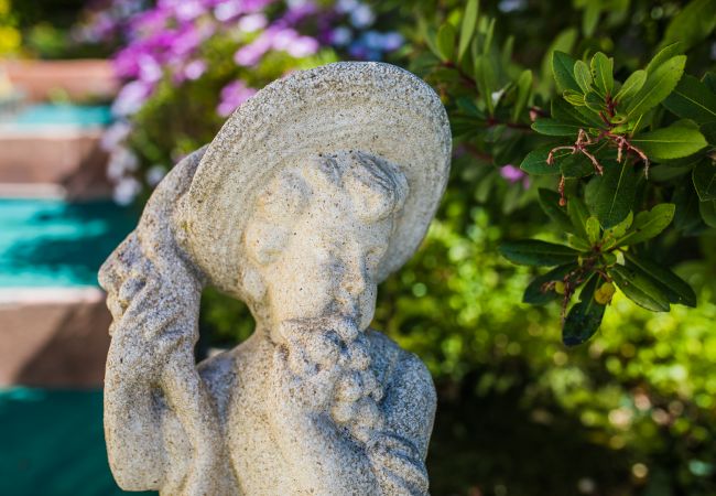 Villa in Nice - LA CASETTA DEI FIORI, Terrace with Pool by RIVIERA HOLIDAY HOMES Villa in Nice - LA CASETTA DEI FIORI, Terrace with Pool by RIVIERA HOLIDAY HOMES