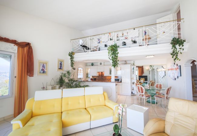 Villa in Nice - LA CASETTA DEI FIORI, Terrace with Pool by RIVIERA HOLIDAY HOMES Villa in Nice - LA CASETTA DEI FIORI, Terrace with Pool by RIVIERA HOLIDAY HOMES