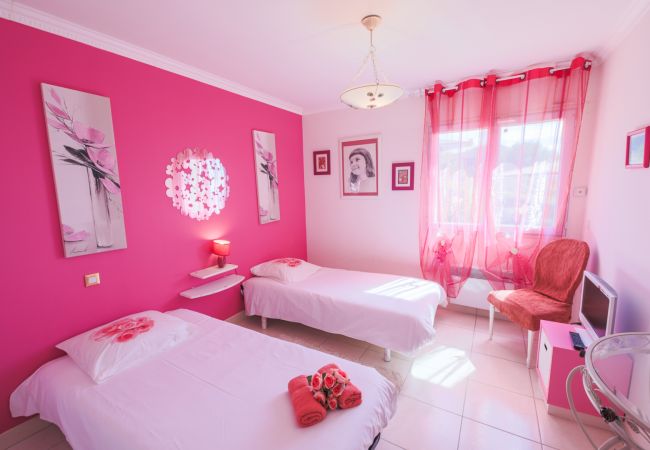 Villa in Nice - LA CASETTA DEI FIORI, Terrace with Pool by RIVIERA HOLIDAY HOMES Villa in Nice - LA CASETTA DEI FIORI, Terrace with Pool by RIVIERA HOLIDAY HOMES