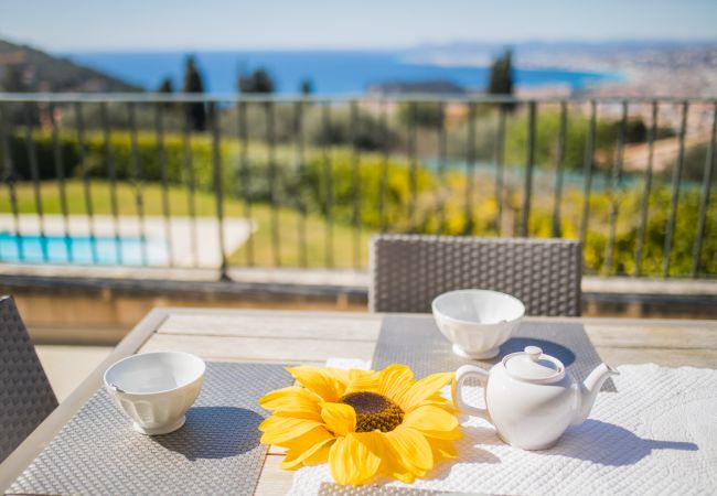 Villa in Nice - VINAIGRIER HILLS, Large Villa with terrace, swimming pool and a beautiful sea view by RIVIERA HOLIDAY HOMES Villa in Nice - VINAIGRIER HILLS, Large Villa with terrace, swimming pool and a beautiful sea view by RIVIERA HOLIDAY HOMES