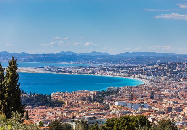 Villa in Nice - VINAIGRIER HILLS, Large Villa with terrace, swimming pool and a beautiful sea view by RIVIERA HOLIDAY HOMES Villa in Nice - VINAIGRIER HILLS, Large Villa with terrace, swimming pool and a beautiful sea view by RIVIERA HOLIDAY HOMES