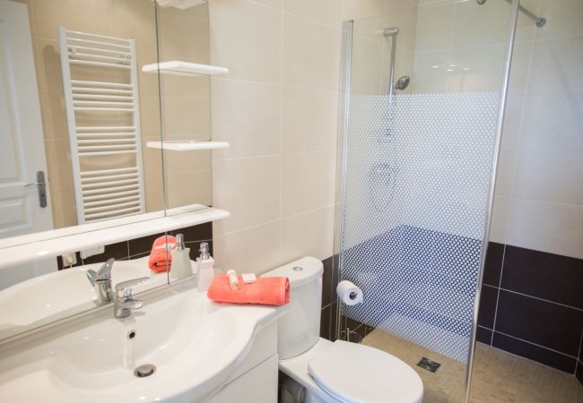 Villa in Nice - VINAIGRIER HILLS, Large Villa with terrace, swimming pool and a beautiful sea view by RIVIERA HOLIDAY HOMES Villa in Nice - VINAIGRIER HILLS, Large Villa with terrace, swimming pool and a beautiful sea view by RIVIERA HOLIDAY HOMES