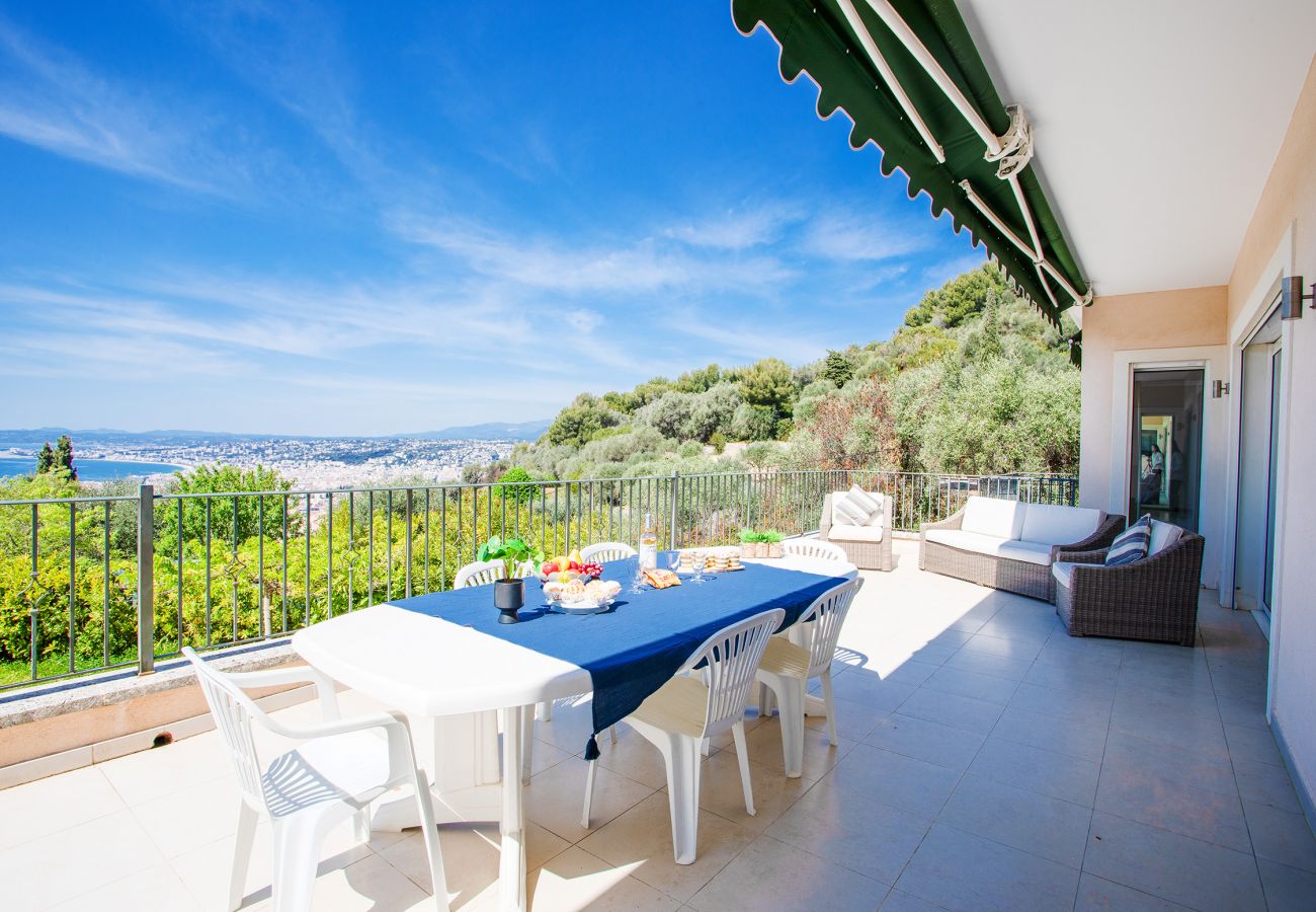 Villa in Nice - VINAIGRIER HILLS, Large Villa with terrace, swimming pool and a beautiful sea view by RIVIERA HOLIDAY HOMES