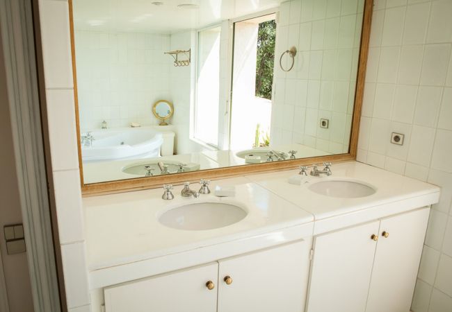 Villa in Nice - LOU MAS SOUBRAN, Magnificent Villa, terrace with swimming pool by RIVIERA HOLIDAY HOMES Villa in Nice - LOU MAS SOUBRAN, Magnificent Villa, terrace with swimming pool by RIVIERA HOLIDAY HOMES