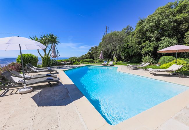 Villa in Nice - LOU MAS SOUBRAN, Magnificent Villa, terrace with swimming pool by RIVIERA HOLIDAY HOMES Villa in Nice - LOU MAS SOUBRAN, Magnificent Villa, terrace with swimming pool by RIVIERA HOLIDAY HOMES