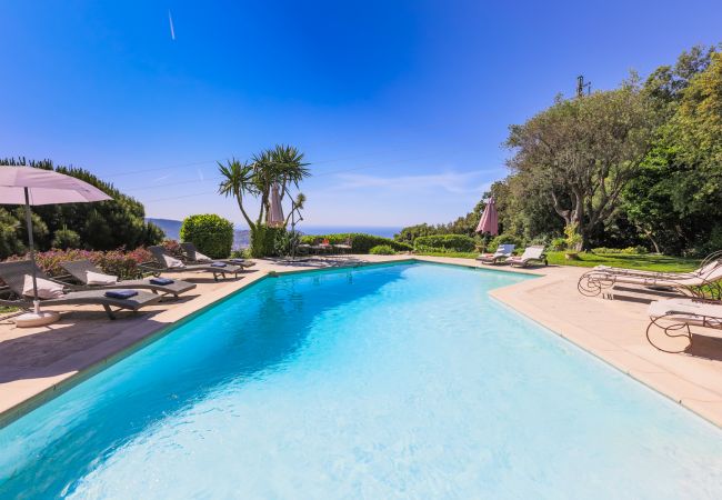Villa in Nice - LOU MAS SOUBRAN, Magnificent Villa, terrace with swimming pool by RIVIERA HOLIDAY HOMES Villa in Nice - LOU MAS SOUBRAN, Magnificent Villa, terrace with swimming pool by RIVIERA HOLIDAY HOMES