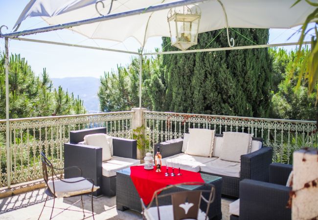 Villa in Nice - LOU MAS SOUBRAN, Magnificent Villa, terrace with swimming pool by RIVIERA HOLIDAY HOMES Villa in Nice - LOU MAS SOUBRAN, Magnificent Villa, terrace with swimming pool by RIVIERA HOLIDAY HOMES
