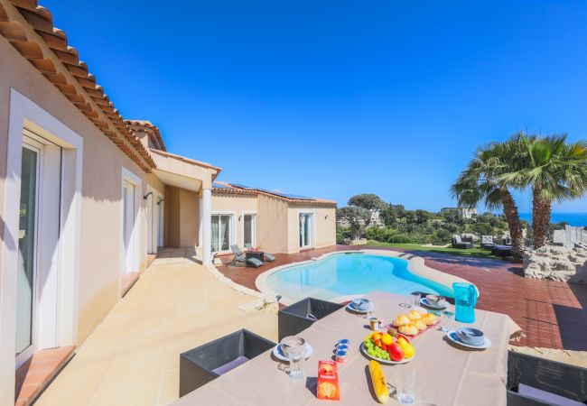 Villa in Nice - LA CORNICHE D'ARGENT, Garden with Pool by RIVIERA HOLIDAY HOMES Villa in Nice - LA CORNICHE D'ARGENT, Garden with Pool by RIVIERA HOLIDAY HOMES