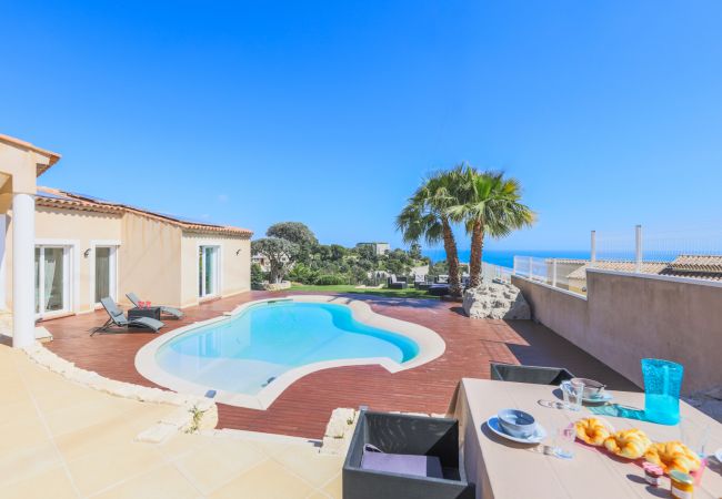 Villa in Nice - LA CORNICHE D'ARGENT, Garden with Pool by RIVIERA HOLIDAY HOMES Villa in Nice - LA CORNICHE D'ARGENT, Garden with Pool by RIVIERA HOLIDAY HOMES