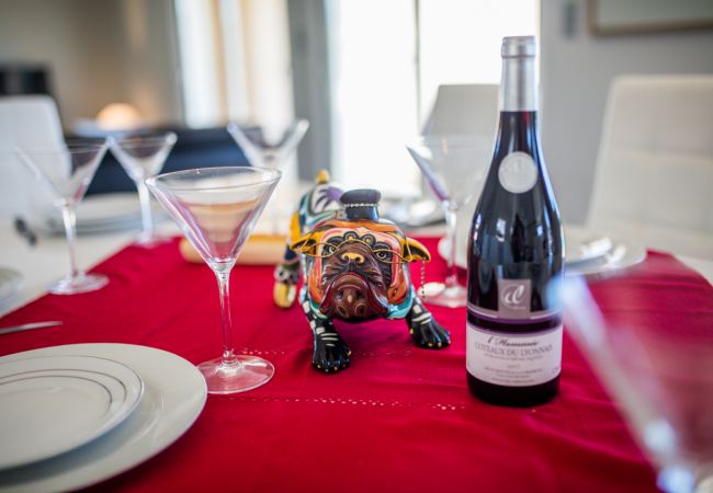 Villa in Nice - LA CORNICHE D'ARGENT, Garden with Pool by RIVIERA HOLIDAY HOMES Villa in Nice - LA CORNICHE D'ARGENT, Garden with Pool by RIVIERA HOLIDAY HOMES