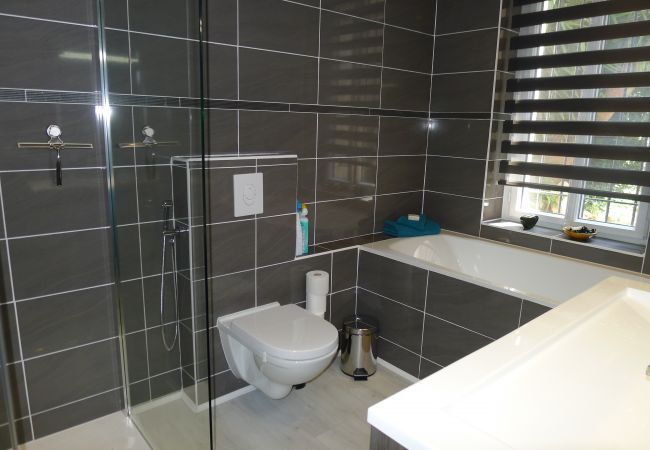 Villa in Vence - LA VENCIANNE II Large Villa with garden, swimming pool by RIVIERA HOLIDAY HOMES Villa in Vence - LA VENCIANNE II Large Villa with garden, swimming pool by RIVIERA HOLIDAY HOMES