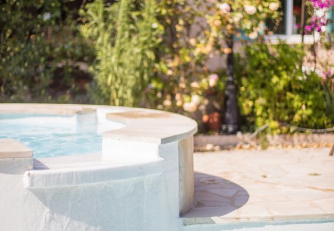 Villa in Vence - LA VENCIANNE II Large Villa with garden, swimming pool by RIVIERA HOLIDAY HOMES Villa in Vence - LA VENCIANNE II Large Villa with garden, swimming pool by RIVIERA HOLIDAY HOMES